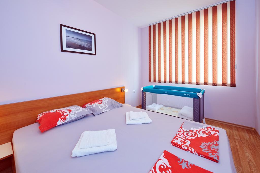 Apartments Dimitrovi Pomorie Eksteriør bilde