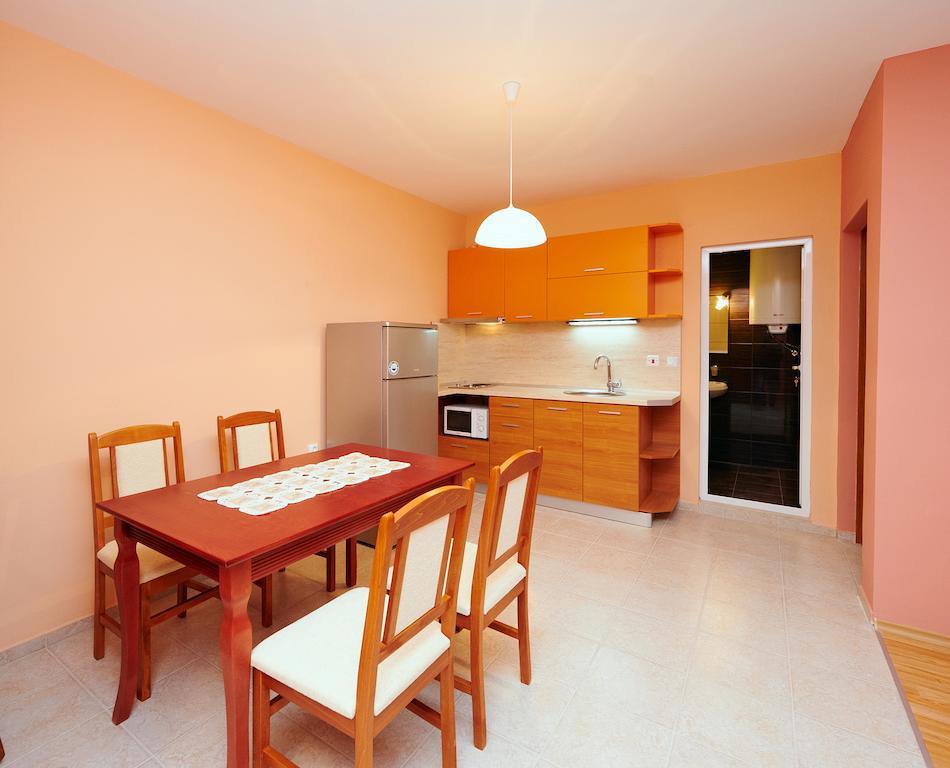 Apartments Dimitrovi Pomorie Rom bilde